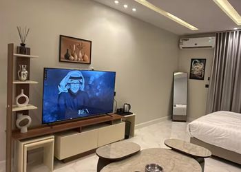 استديو بسرير ماستر وجلسة جانبية