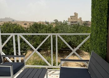 قبة داخل مزرعة بمناظر جميلة