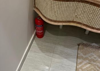 استديو بسرير ماستر وجلسة جانبية 