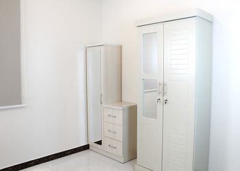 شقة بصالة انيقة وغرفة نوم