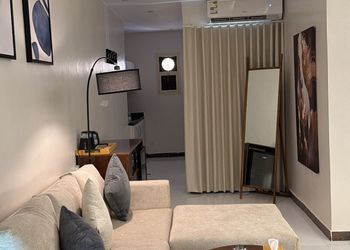استديو هادئ بسرير ماستر