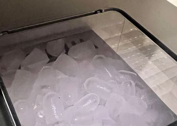 استديو بسرير ماستر وجلسة جانبية 