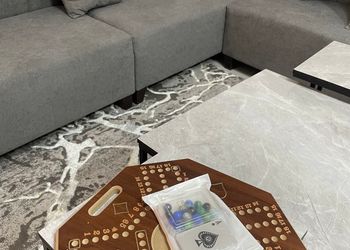 شقة بصالة جلوس وغرفة نوم