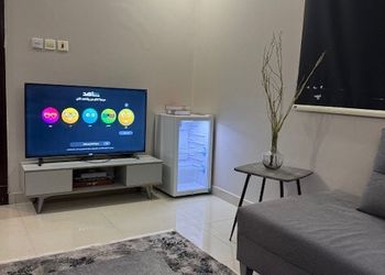 شقة بغرفة نوم وصالة 