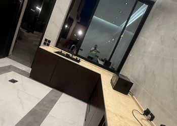 شاليه بمسطح اخضر وجلسة خارجية 