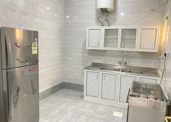 شقة بغرفتين نوم وأثاث مريح