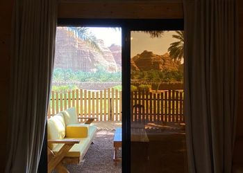 كوخ داخل مزرعة بغرفة نوم 