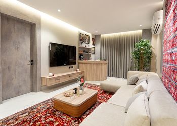 شقة بصالة أنيقة ودخول ذاتي
