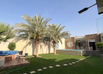 شاليه بمسبح وألعاب اطفال