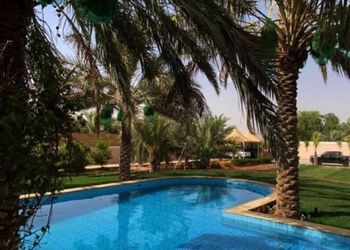 استراحة بمسبح