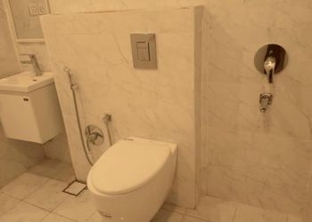 شقة بصالة جلوس وغرفتين نوم