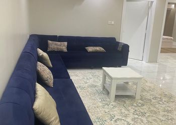 استراحة بجلسة خارجية ومسبح داخلي