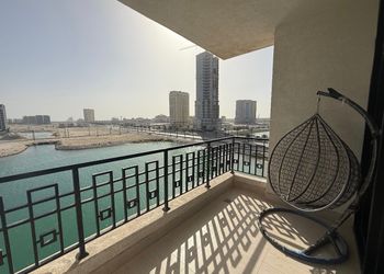 شقة باطلاله على البحر وغرفتن نوم 