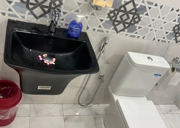 شاليه بمسبح خارجي ومجلس 