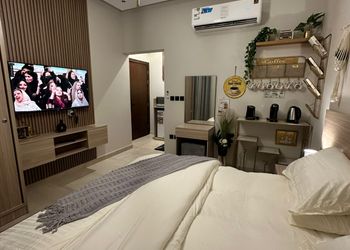 استديو بسرير ماستر وجلسة جانبية