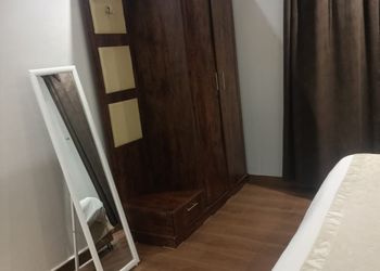 شقة بغرفة معيشة وغرفة نوم 