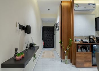 استديو بتصميم أنيق ودخول ذاتي