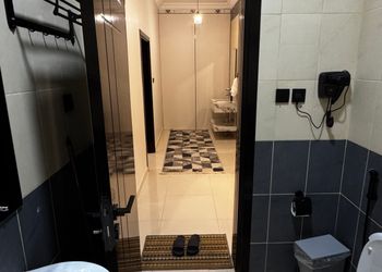 شقة بغرفتين نوم وصالة 