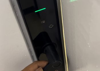 استديو بسرير ماستر وجلسة جانبية
