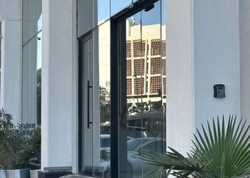 استديو بسرير ماستر وجلسة جانبية 