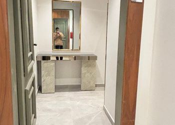 شقة بغرفة جلوس وغرفتين نوم 