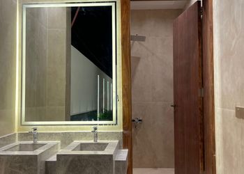 استراحة بمسطح اخضر ومجالس