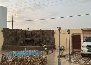 شقة بثلاث غرف نوم وصالة