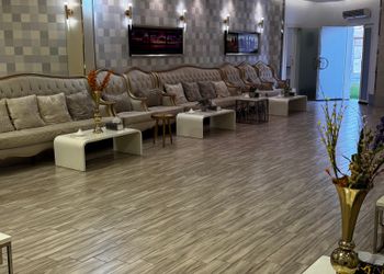 استراحة بمجلس وفناء خارجي 