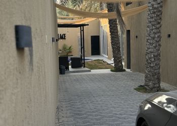 شاليه بمسبح وغرفة نوم 