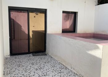 شاليه بغرفة وجلسة جانبية بمسبح 