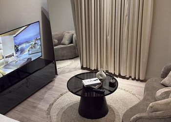 استديو بسرير ماستر وجلسة جانبية 