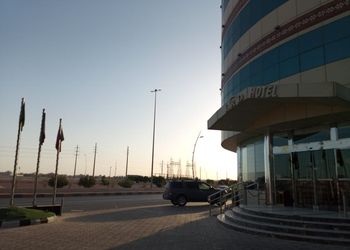 استديو بسرير ماستر وجلسة جانبية 
