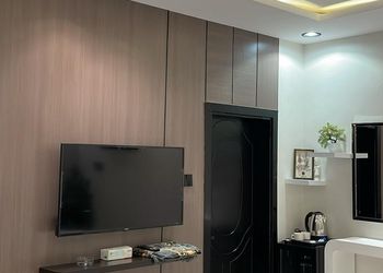 استديو بأثاث مريح وبسيط 