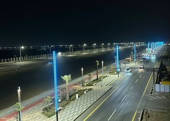 استديو بأثاث مريح وبسيط 