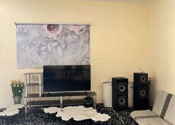 استراحة باطلالة على الجبل ومسبح 