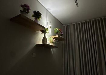 شقة بتصميم فاخر وصالة أنيقة
