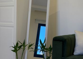 استديو بسرير ماستر وجلسة جانبية