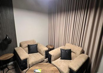 استديو هادئ بدخول ذاتي 