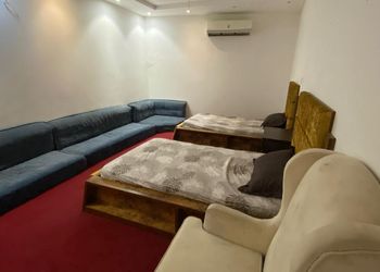 استراحة بمجالس ومسطح اخضر
