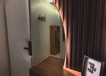 استديو بسرير ماستر وجلسة جانبية