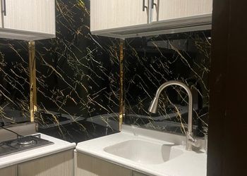 استديو بأثاث مريح وبسيط 