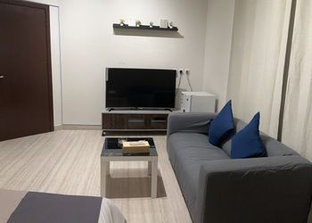 استديو هادئ بسرير ماستر