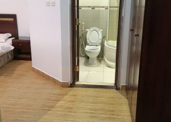 شقة بغرفة معيشة وغرفتين نوم 