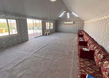 استراحة بملعب كرة قدم ومجلس 