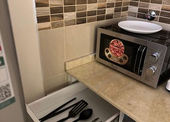 استديو بسرير ماستر وجلسة 