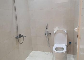 شقة بغرفة معيشة وغرفتين نوم 