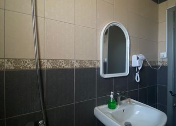 شقة بصالة أنيقة ودخول ذاتي