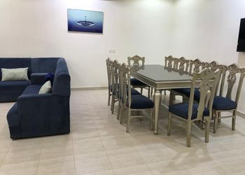 شاليه بألعاب مائية وجلسة خارجية