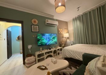 استديو بتصميم انيق ودخول ذاتي