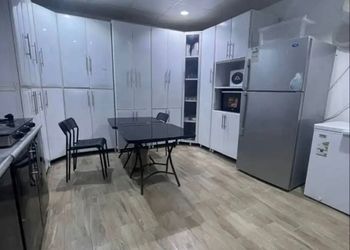 مزرعة بمناظر خلابة وجلسة خارجية 